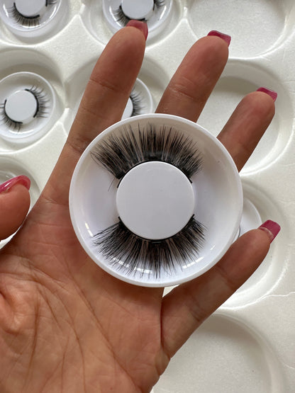 Magnetic false eyelashes