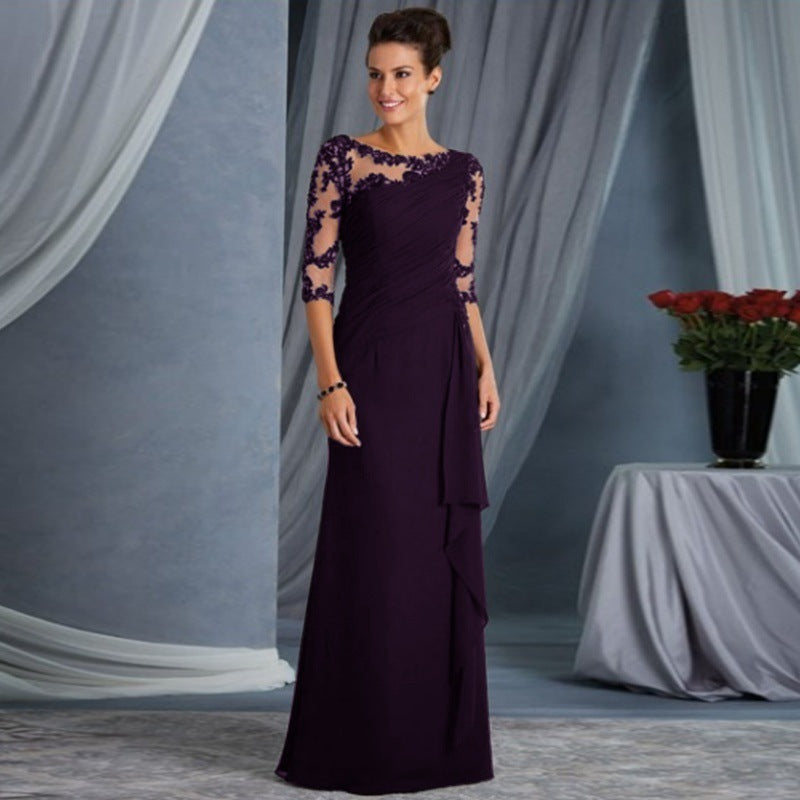 Robe de mariée longue en dentelle avec col en perspective et manches