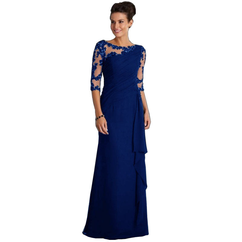 Robe de mariée longue en dentelle avec col en perspective et manches