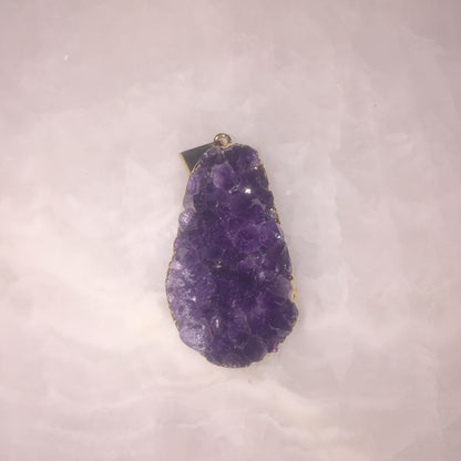 Pendentif en grappe d'améthyste violette