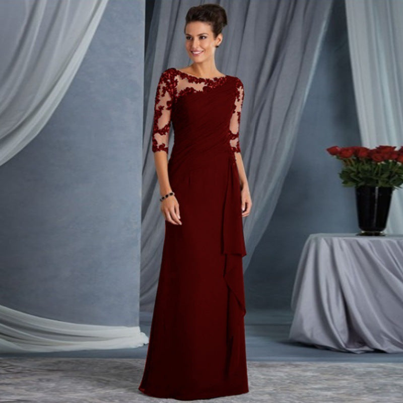 Robe de mariée longue en dentelle avec col en perspective et manches